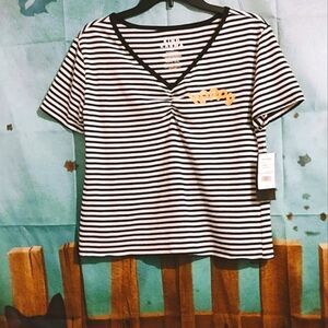 KIND KARMA BRAND CROPPED BLACK AND WHITE STRIPED V-NECK TEE SHIRT SIZE XL